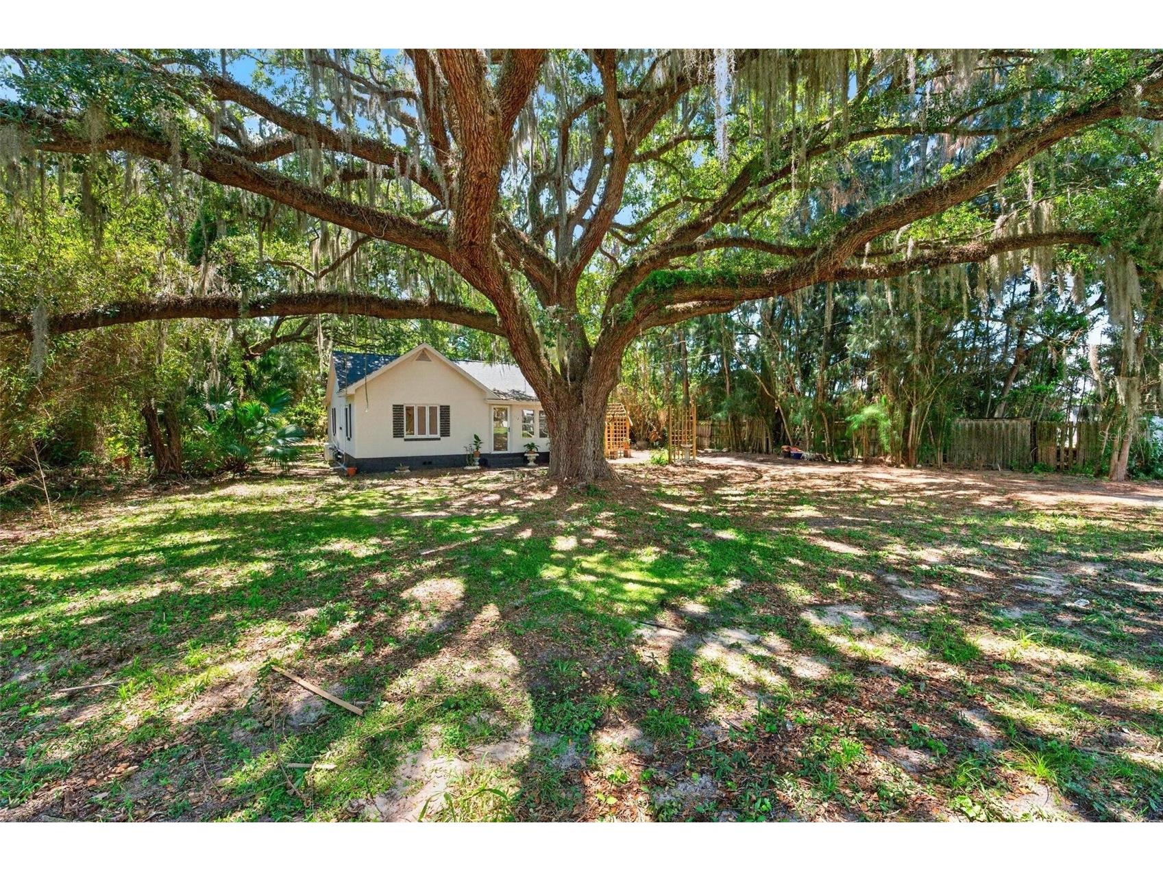 112 N Lake Avenue Leesburg FL 34748 O6418144 image11