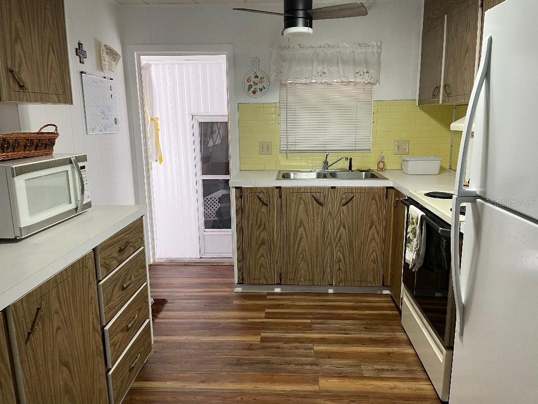 112 Palm Drive #B Eustis FL 32726 - Trout Lake G5114121 image7
