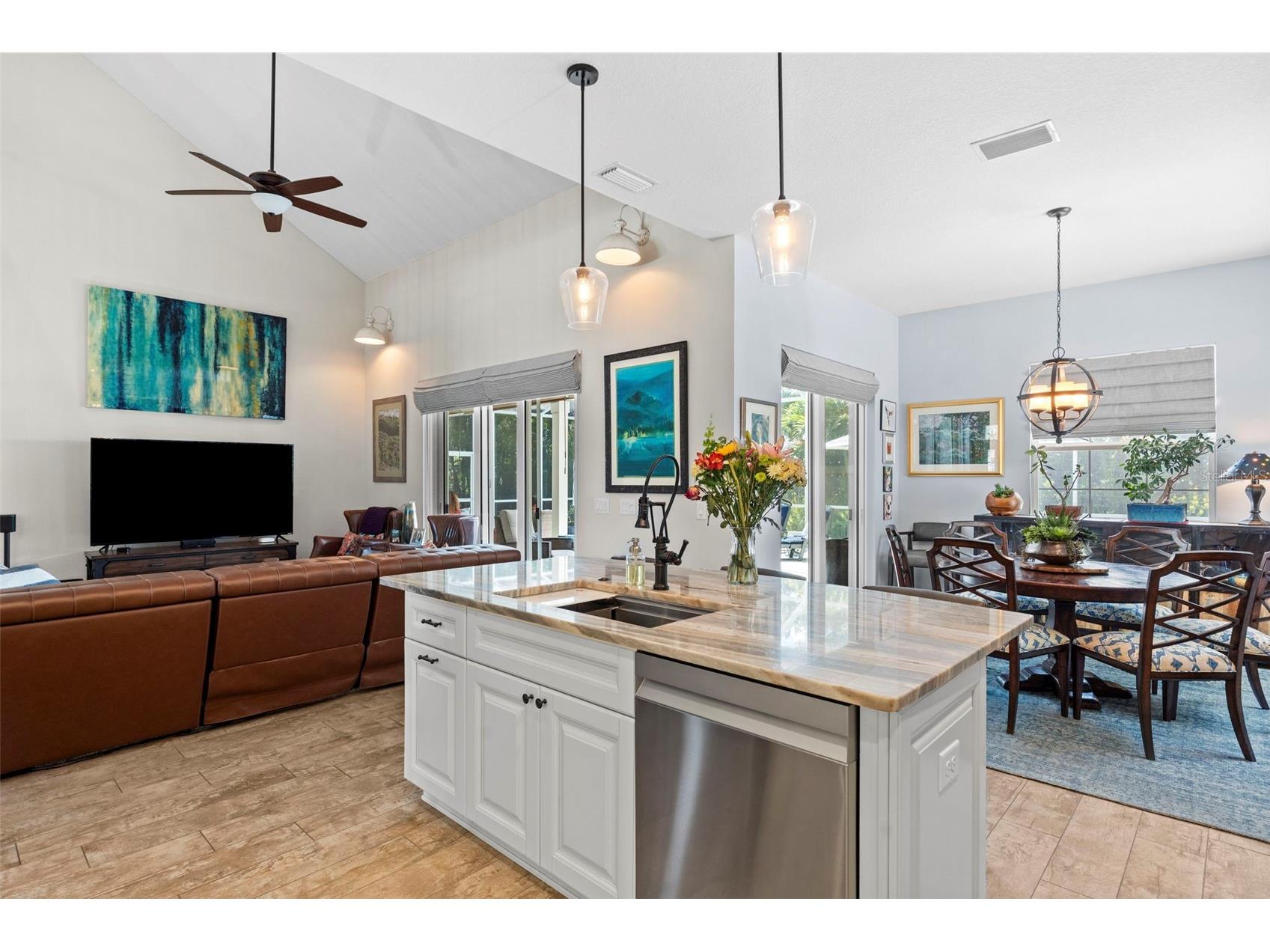 112 S Florida Avenue Tarpon Springs FL 34689 TB8506182 image10