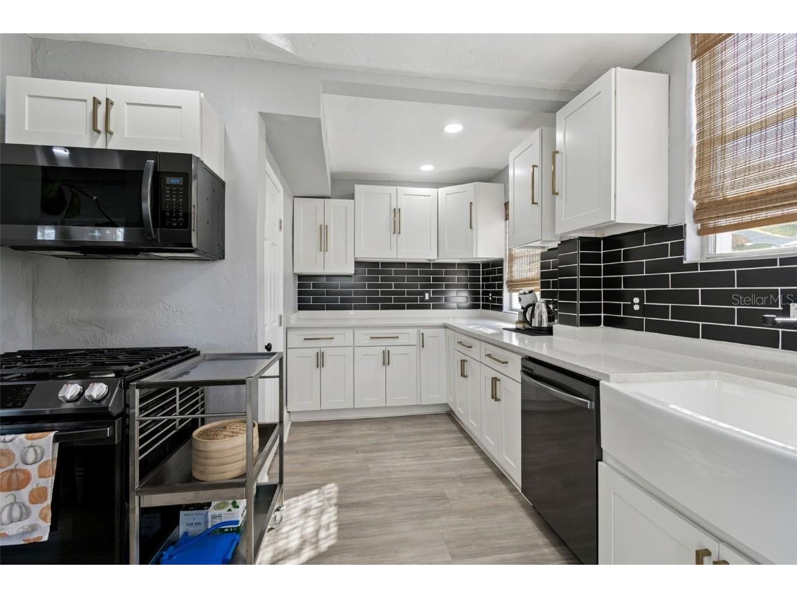 1120 17th Avenue N Saint Petersburg FL 33704 TB8448255 image16