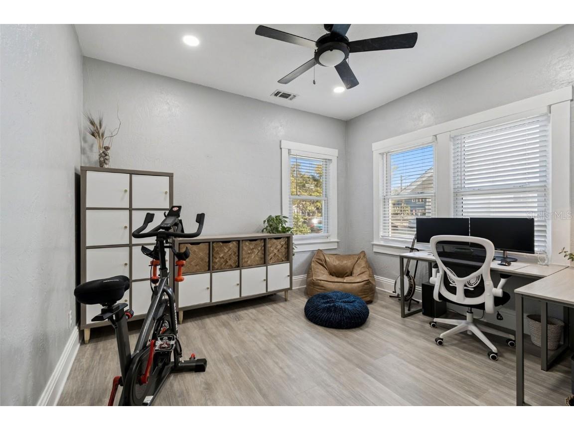 1120 17th Avenue N Saint Petersburg FL 33704 TB8448255 image31