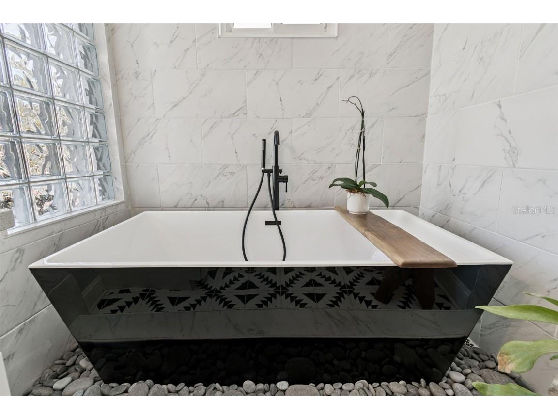 1120 17th Avenue N Saint Petersburg FL 33704 TB8448255 image36