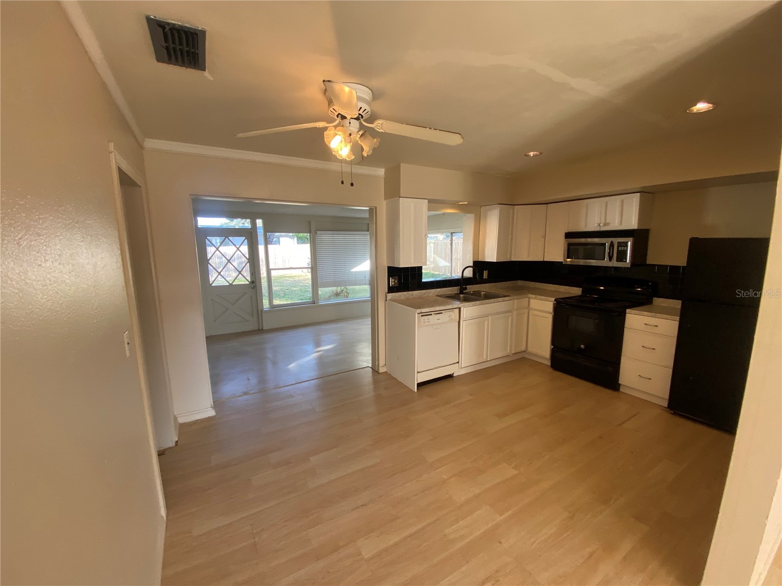 1120 8th Avenue NE Largo FL 33770 A4679818 image2