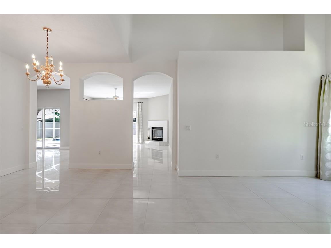 1120 Bluffs Circle Dunedin FL 34698 W7877252 image5