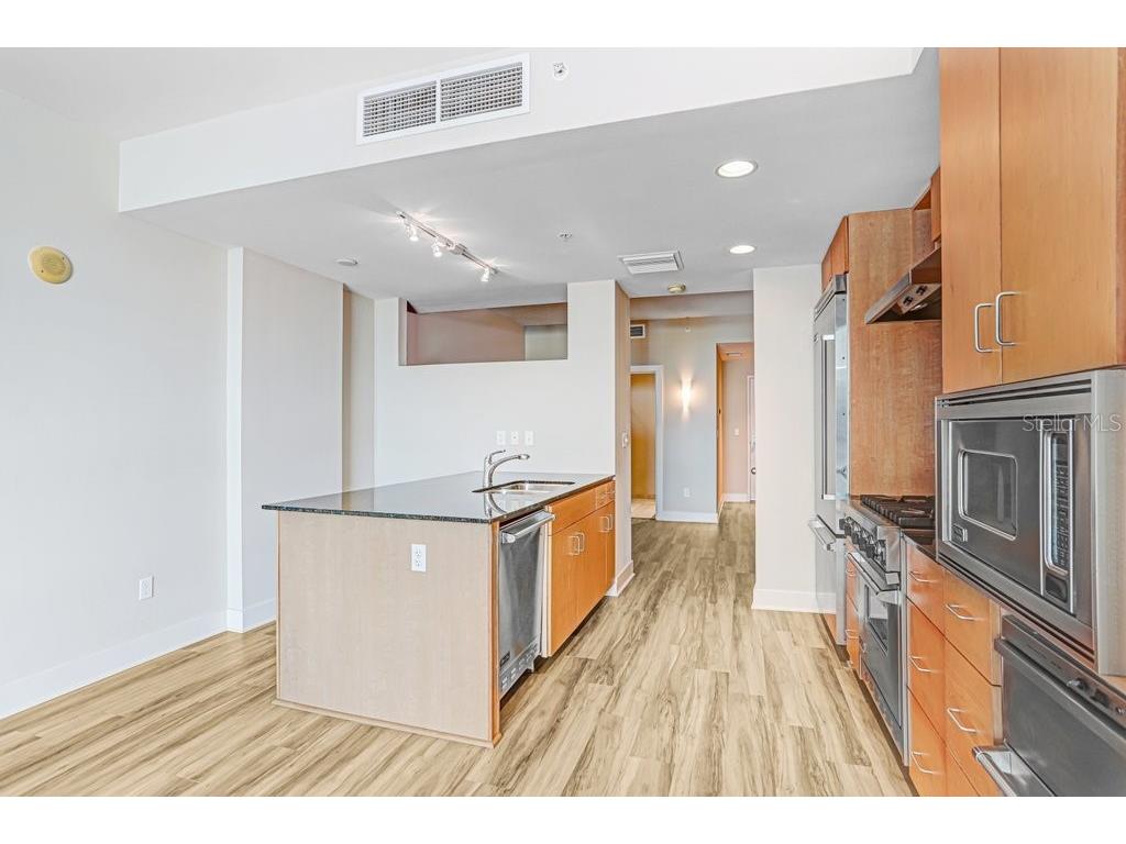 1120 E Kennedy Boulevard #1020 Tampa FL 33602 TB8477070 image7