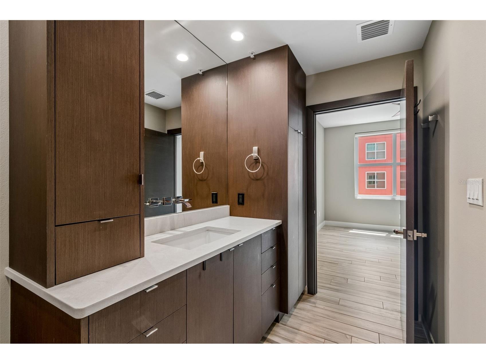 1120 E Kennedy Boulevard #1030 Tampa FL 33602 TB8528910 image55