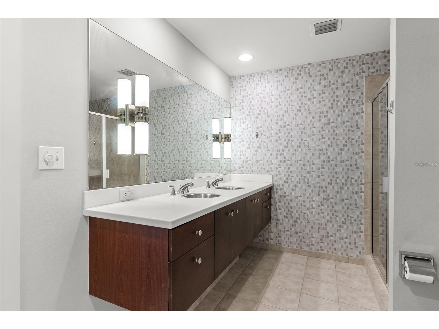 1120 E Kennedy Boulevard #1221 Tampa FL 33602 TB8473265 image14