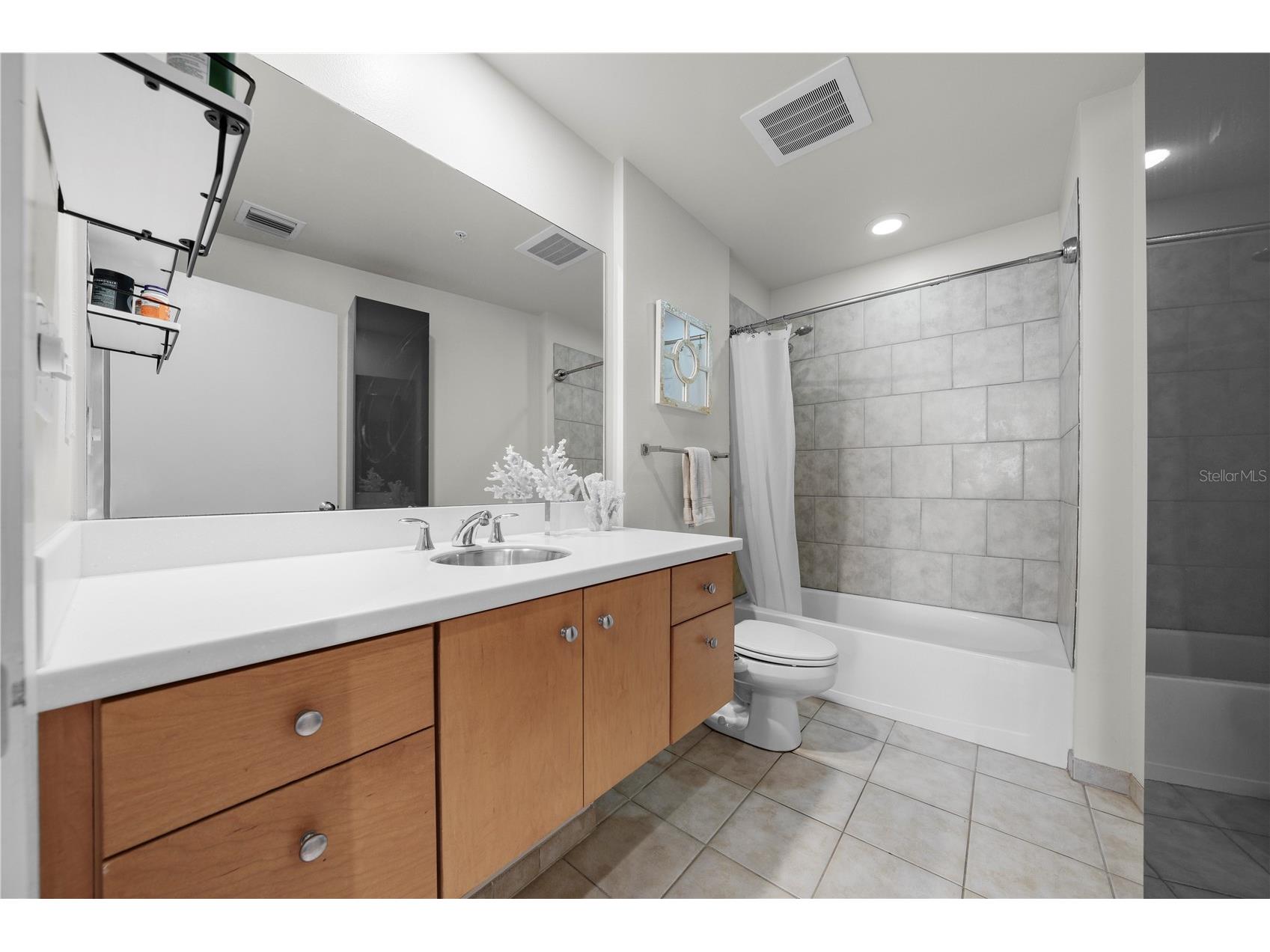 1120 E Kennedy Boulevard #827 Tampa FL 33602 TB8481131 image23
