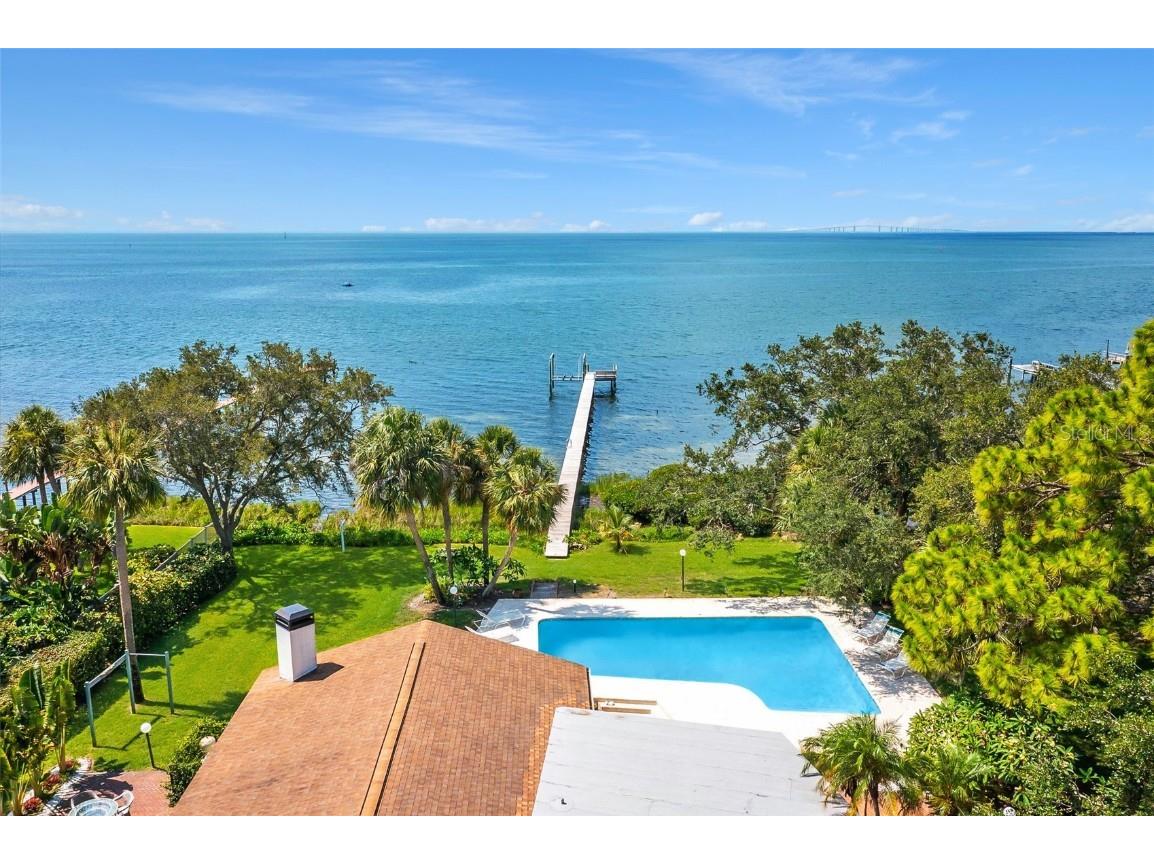 1120 Friendly Way S Saint Petersburg FL 33705 U8215569 image1