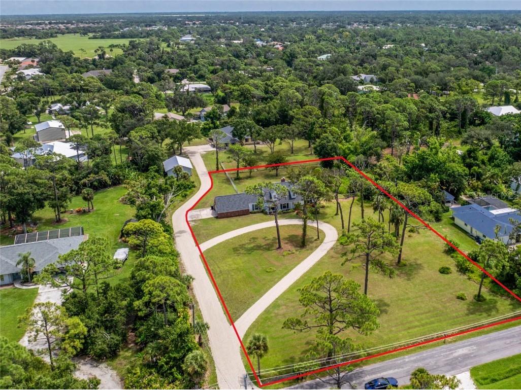 1120 Larchmont Drive Englewood FL 34223 D6143551 image3