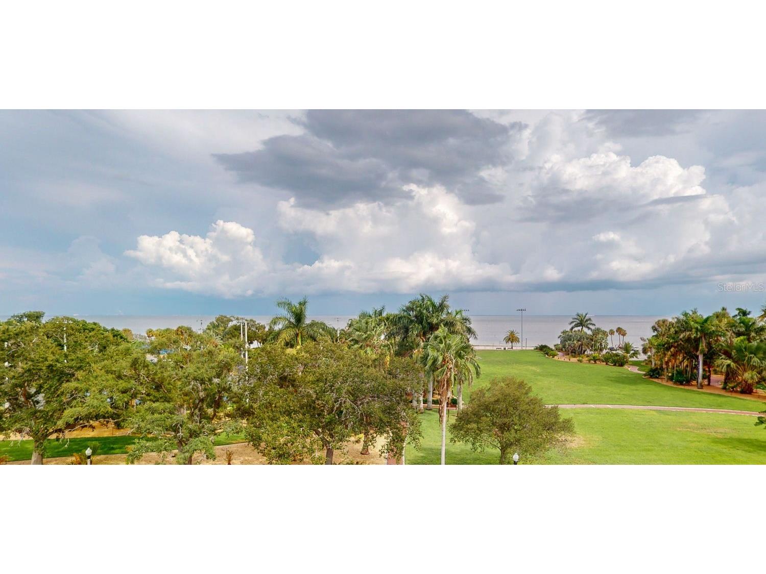 1120 N Shore Drive NE #501 Saint Petersburg FL 33701 - TAMPA BAY U8212052 image1