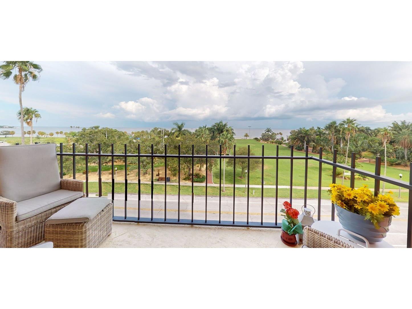 1120 N Shore Drive NE #501 Saint Petersburg FL 33701 - TAMPA BAY U8252005 image1