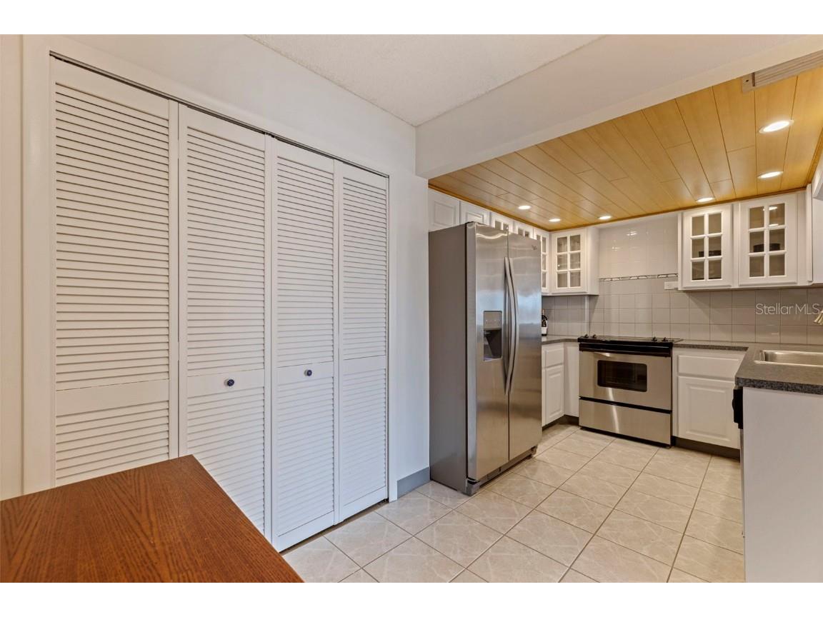 1120 N Shore Drive NE #503 Saint Petersburg FL 33701 - TAMPA BAY TB8420041 image17