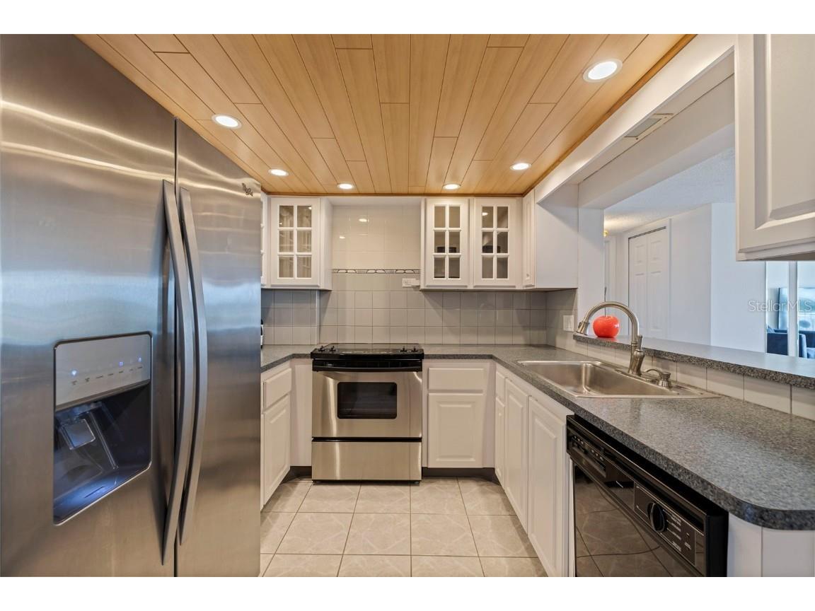 1120 N Shore Drive NE #503 Saint Petersburg FL 33701 - TAMPA BAY TB8420041 image18