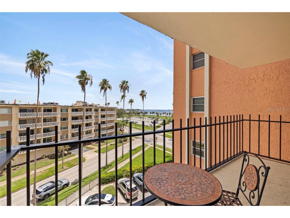1120 N Shore Drive NE #503 Saint Petersburg FL 33701 - TAMPA BAY TB8420041 image2
