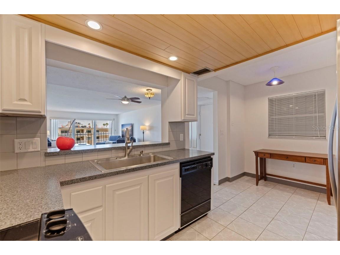 1120 N Shore Drive NE #503 Saint Petersburg FL 33701 - TAMPA BAY TB8420041 image20