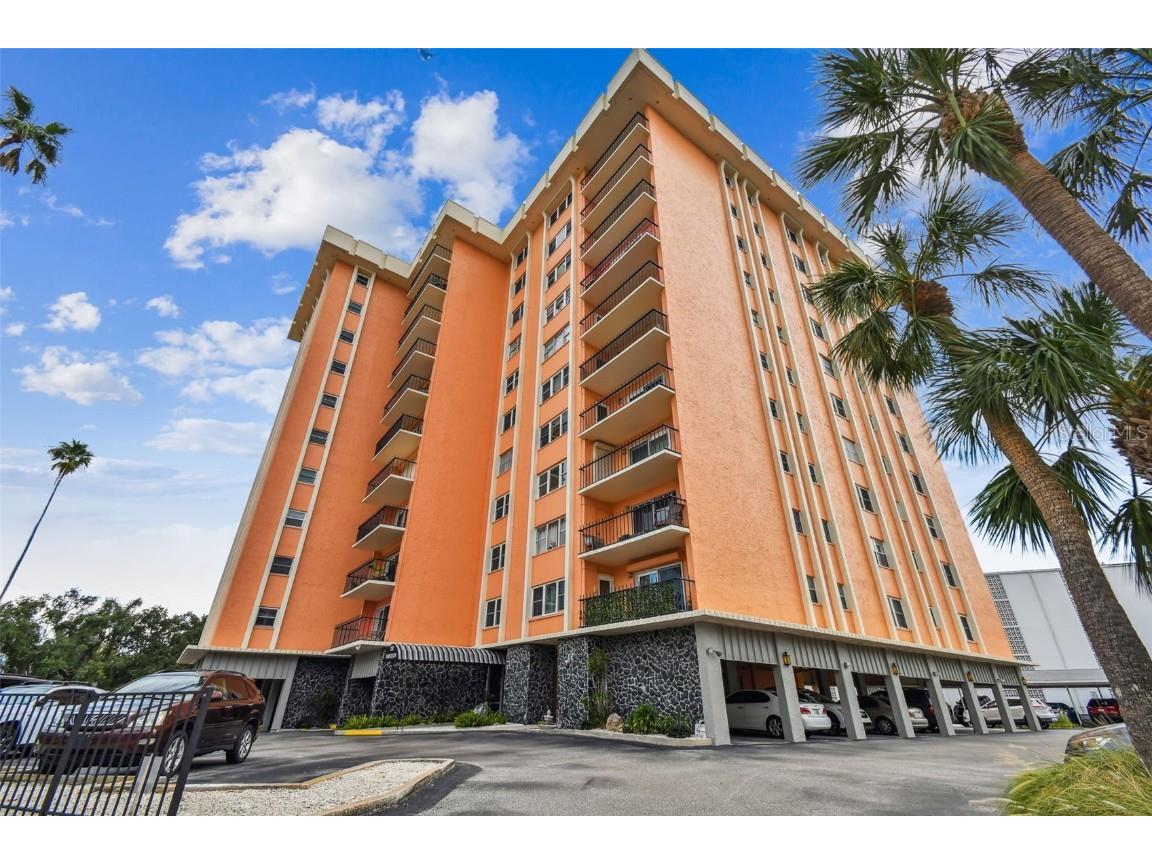 1120 N Shore Drive NE #703 Saint Petersburg FL 33701 - TAMPA BAY TB8309289 image1