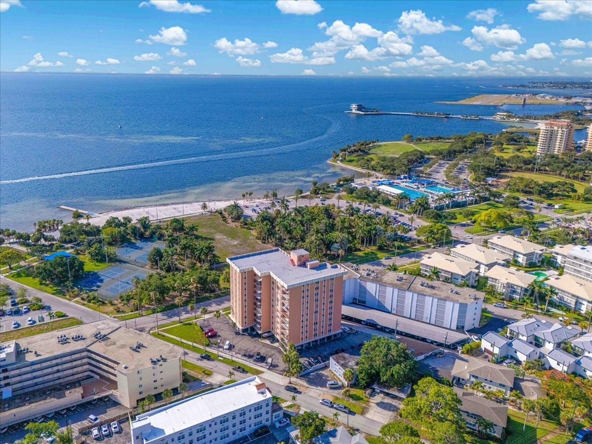 1120 N Shore Drive NE #802 Saint Petersburg FL 33701 TB8386335 image1
