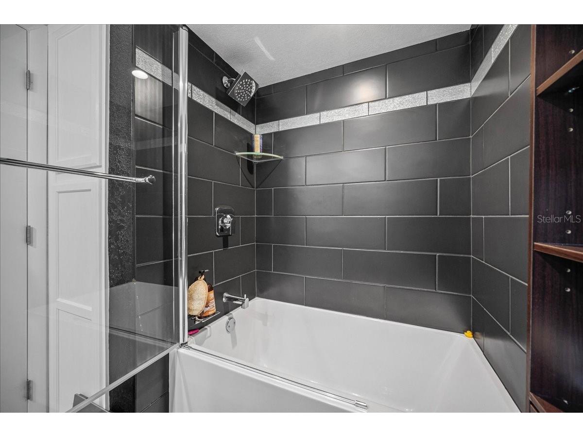 1120 N Shore Drive NE #802 Saint Petersburg FL 33701 TB8386335 image18