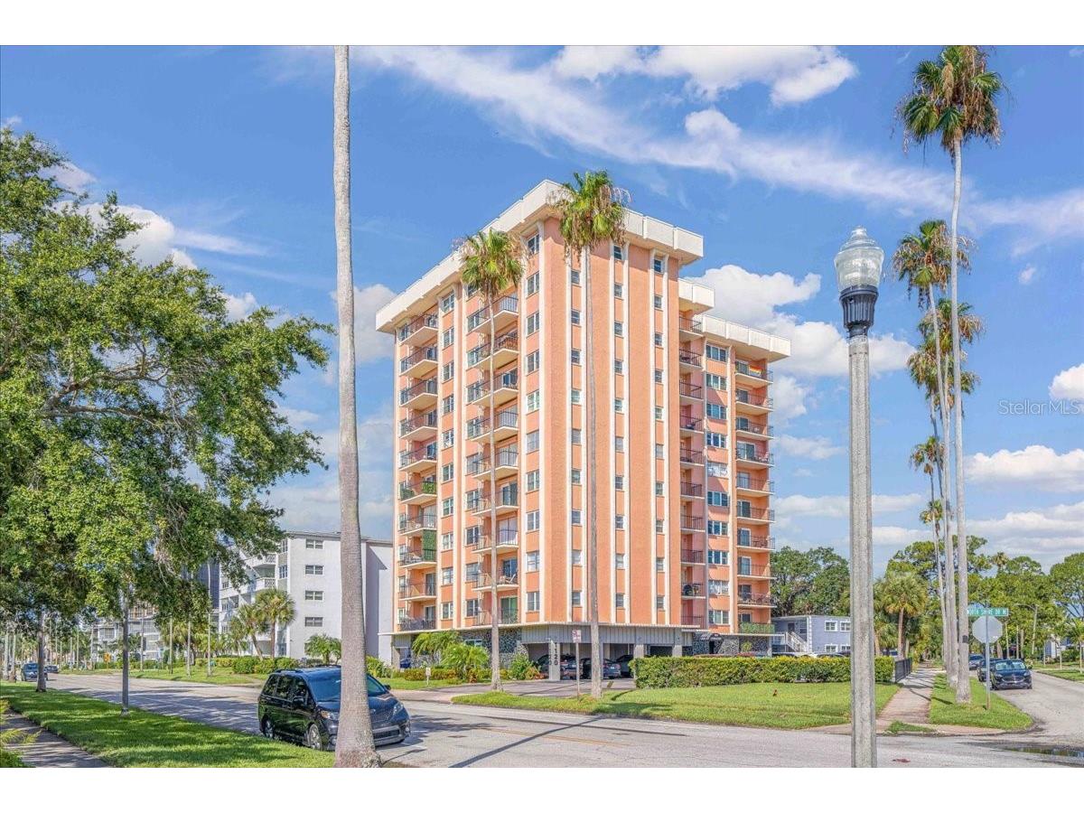 1120 N Shore Drive NE #802 Saint Petersburg FL 33701 TB8386335 image3