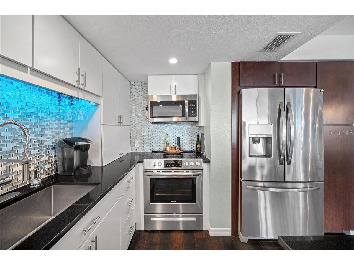 1120 N Shore Drive NE #802 Saint Petersburg FL 33701 TB8386335 image4