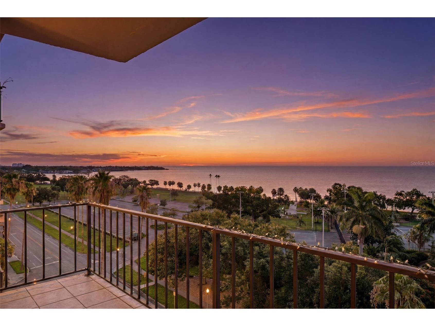 1120 N Shore Drive NE #802 Saint Petersburg FL 33701 TB8520939 image1