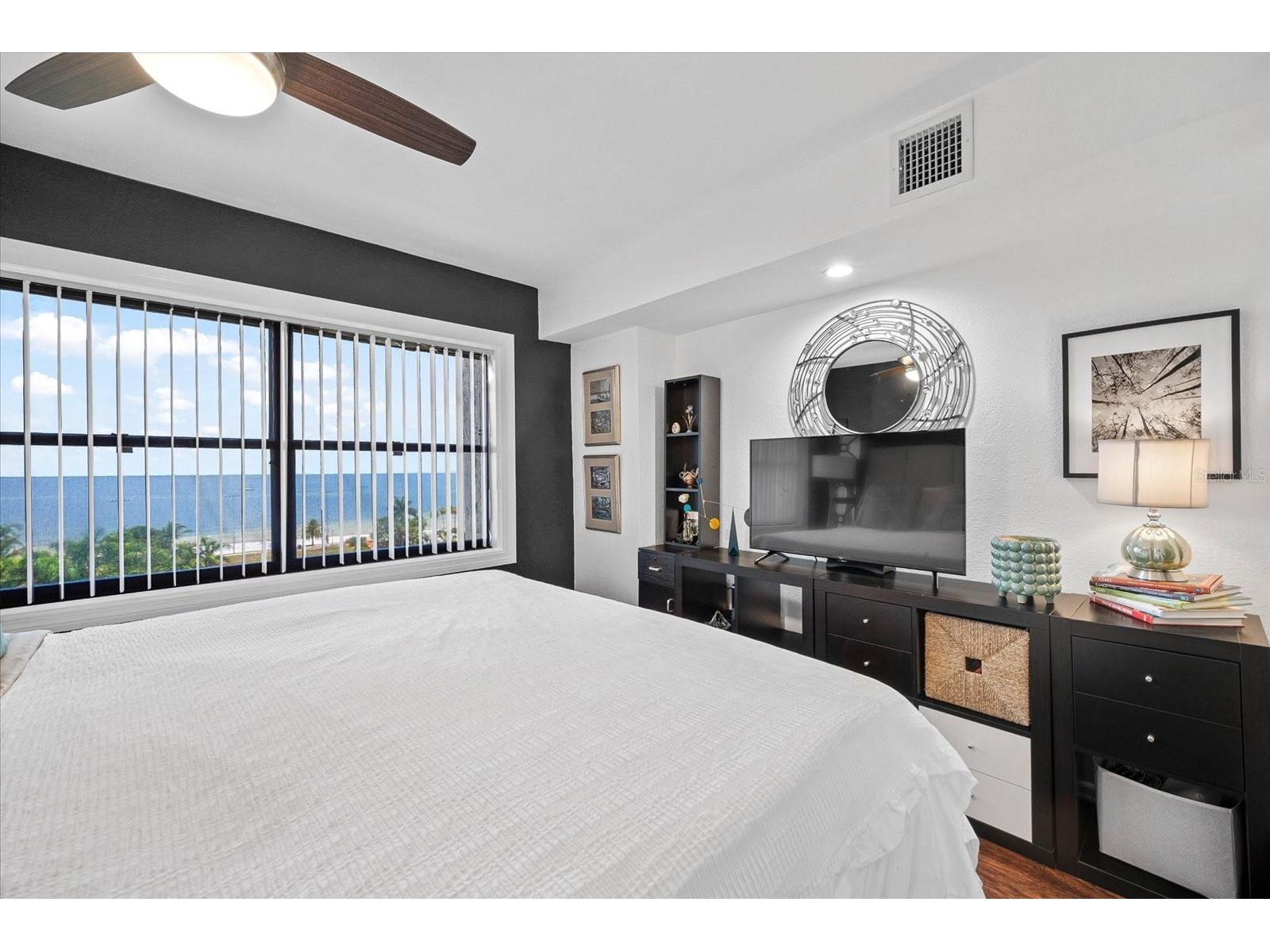 1120 N Shore Drive NE #802 Saint Petersburg FL 33701 TB8520939 image40