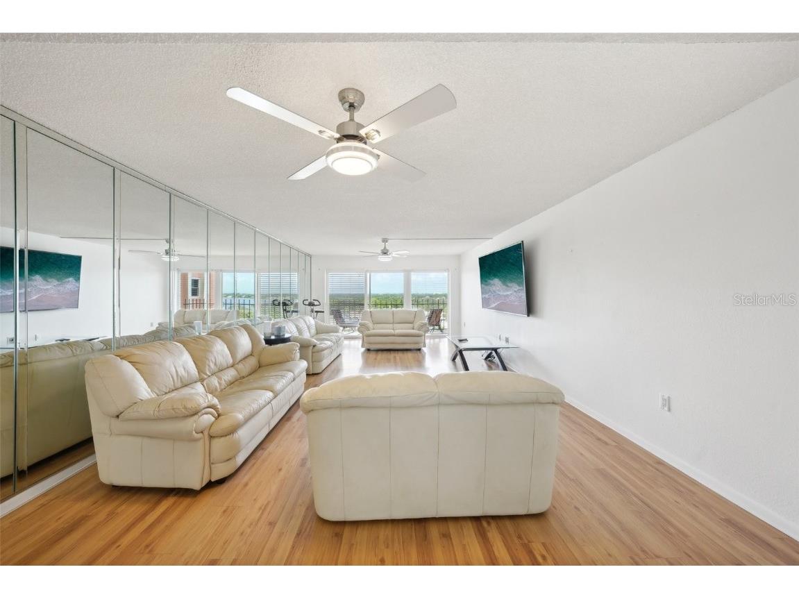 1120 N Shore Drive NE #903 Saint Petersburg FL 33701 TB8301728 image2