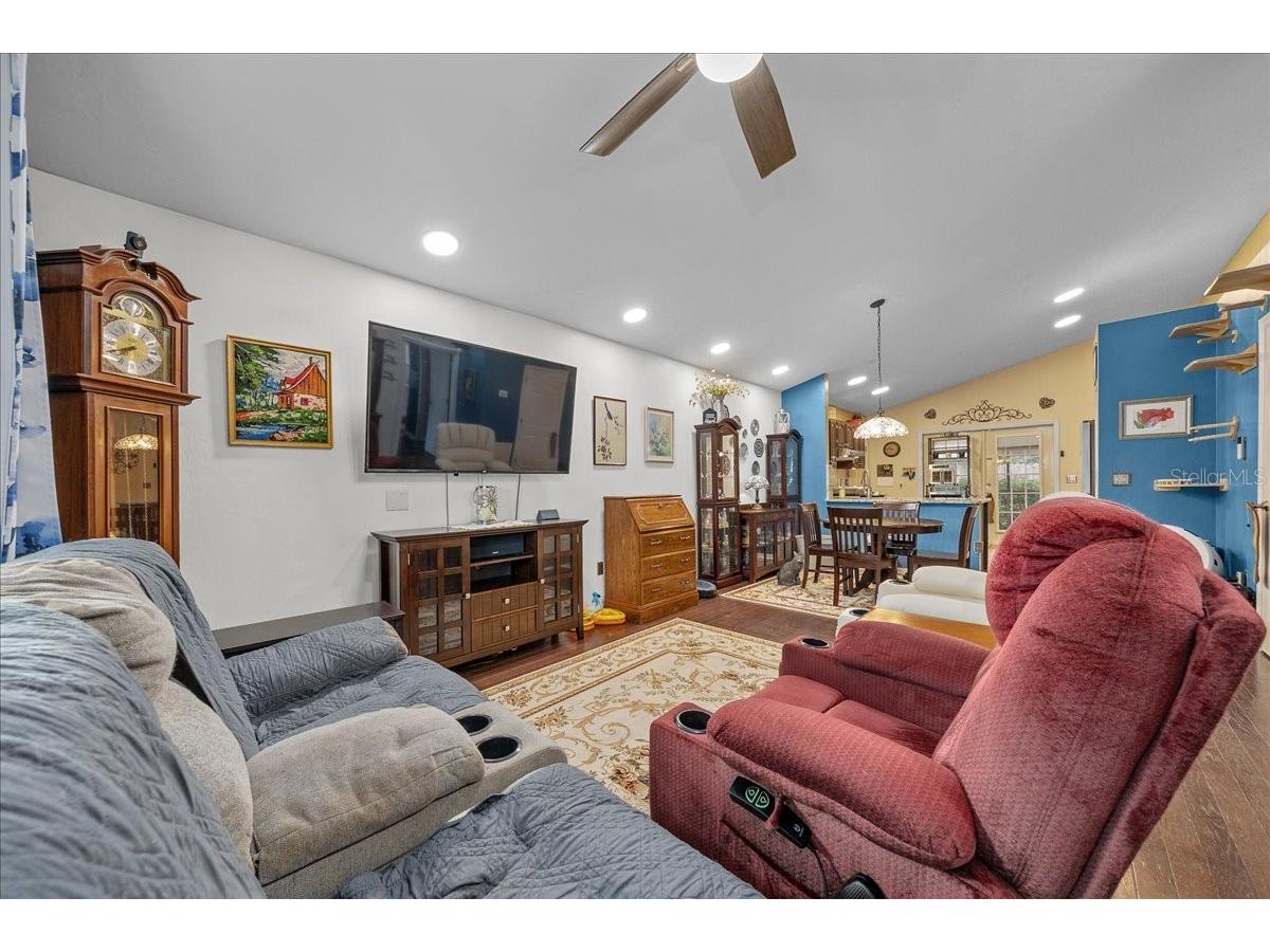 1120 NE 22nd Court Gainesville FL 32641 OM709875 image6