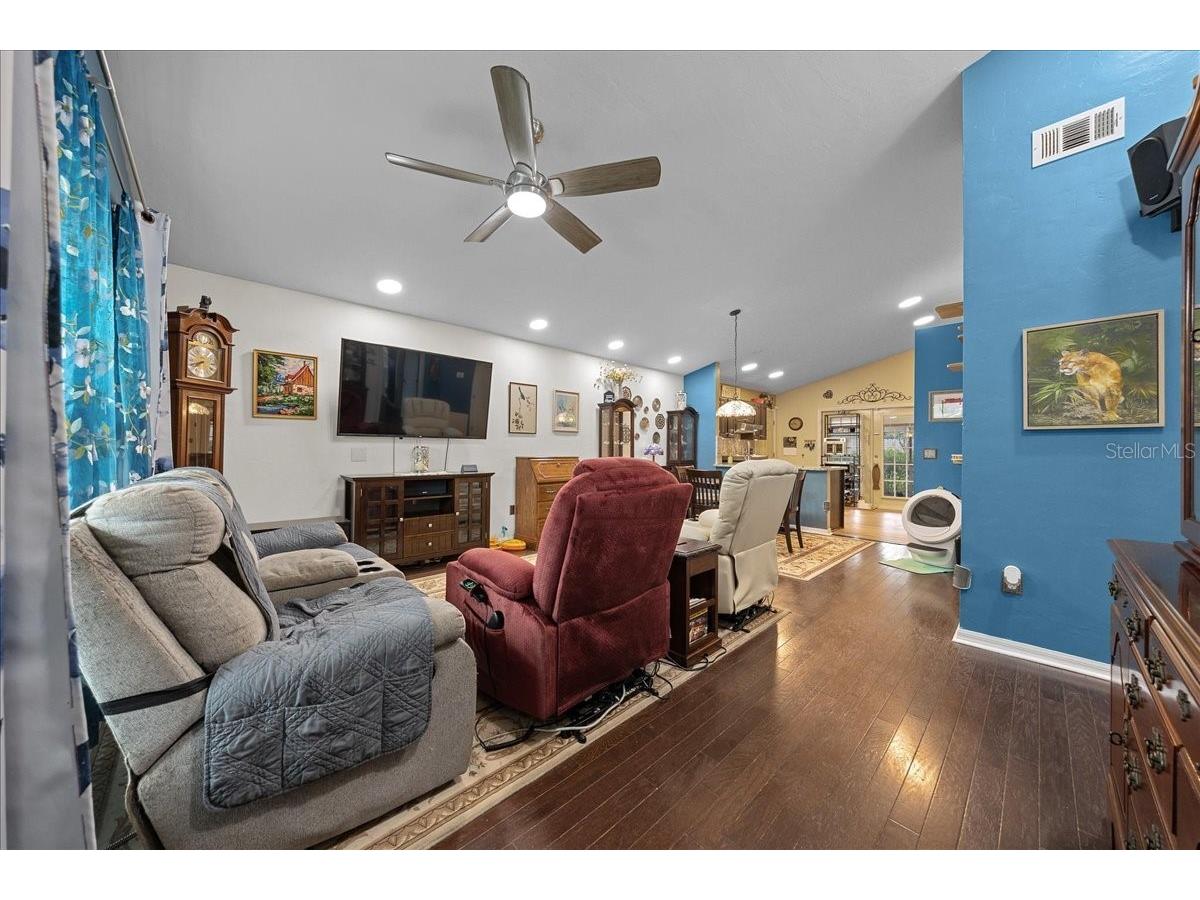 1120 NE 22nd Court Gainesville FL 32641 OM709875 image7