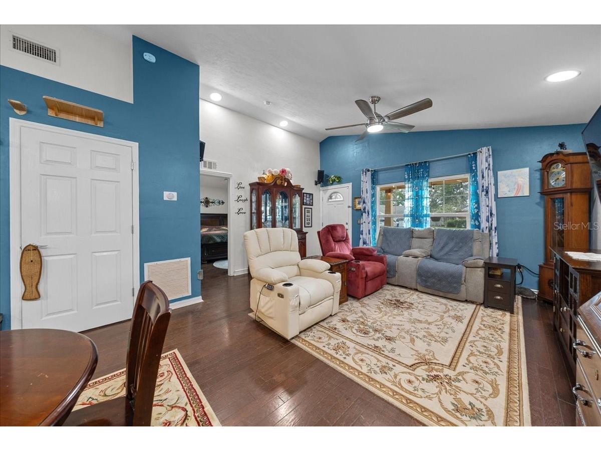 1120 NE 22nd Court Gainesville FL 32641 OM709875 image8