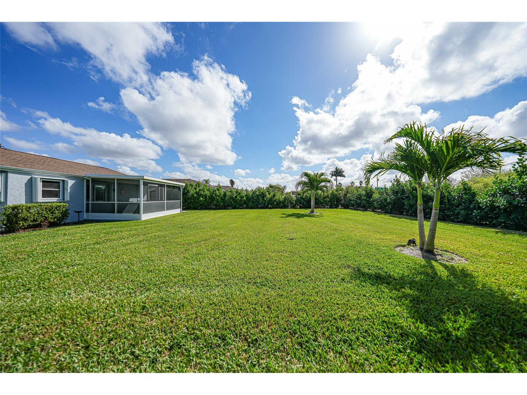 1120 SE 23rd Terrace Cape Coral FL 33990 C7522911 image2