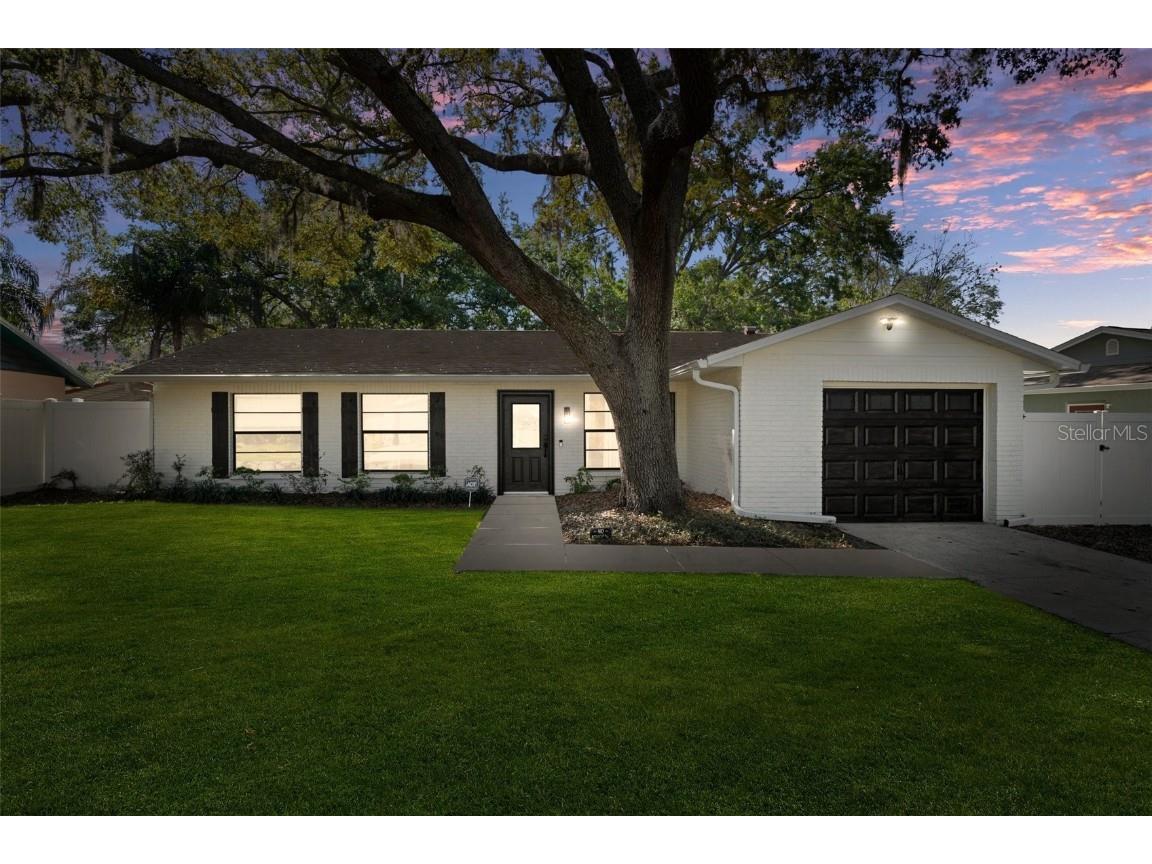 1120 Westwood Drive Lutz FL 33549 W7873359 image1