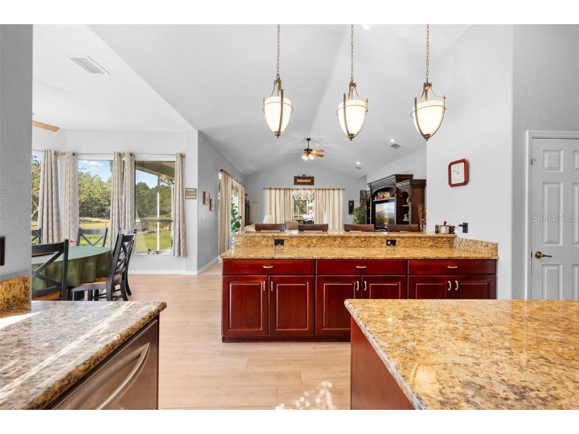 11200 Woodland Waters Boulevard Weeki Wachee FL 34613 W7879951 image19