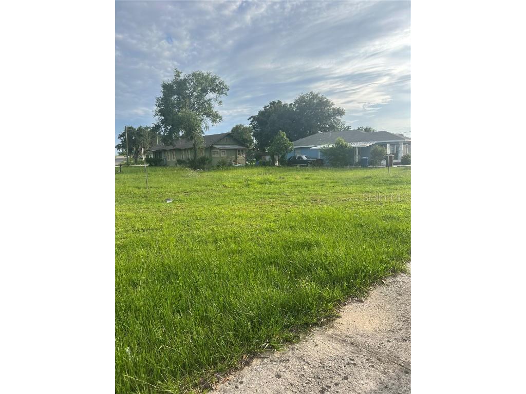 1121 Avenue C Haines City FL 33844 P4926267 image1