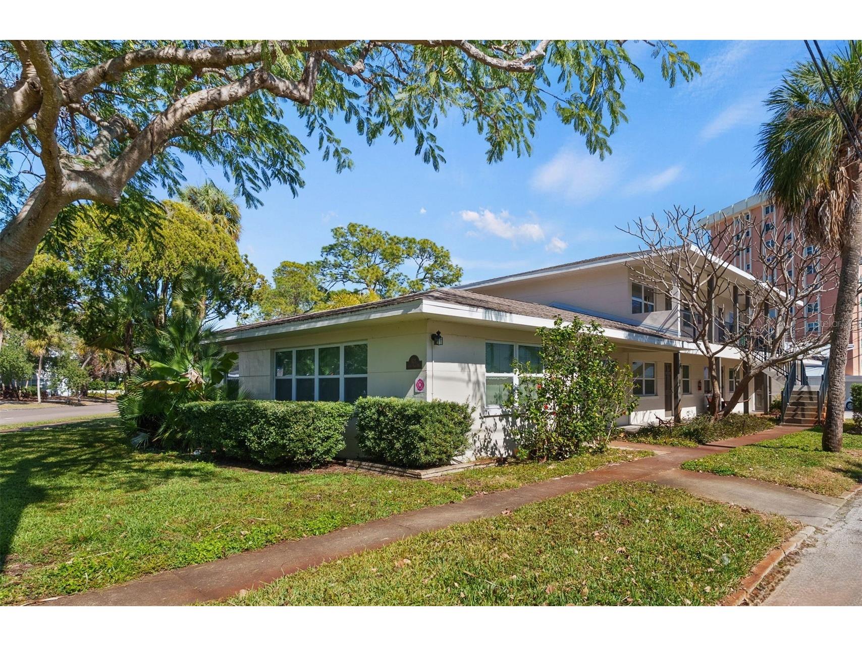 1121 Beach Drive NE Saint Petersburg FL 33701 TB8473457 image1