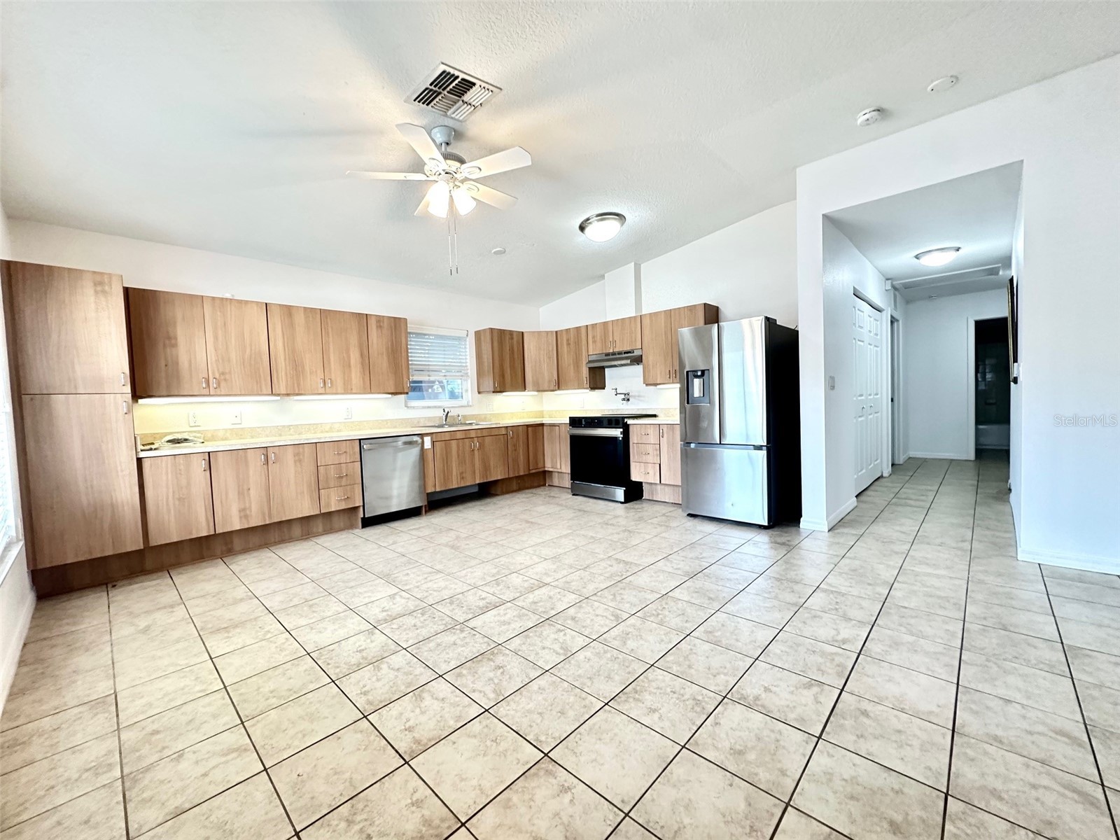 1121 Dr Martin Luther King Jr Street S Saint Petersburg FL 33705 TB8474070 image2