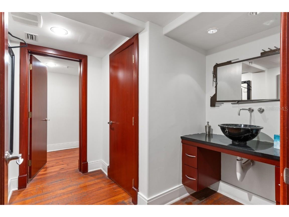 1121 E Twiggs Street Tampa FL 33602 TB8310023 image50