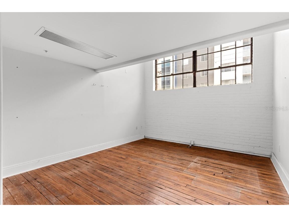 1121 E Twiggs Street Tampa FL 33602 TB8310023 image52