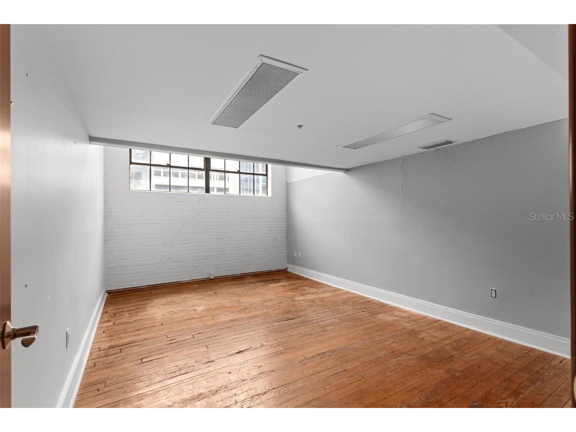 1121 E Twiggs Street Tampa FL 33602 TB8310023 image53