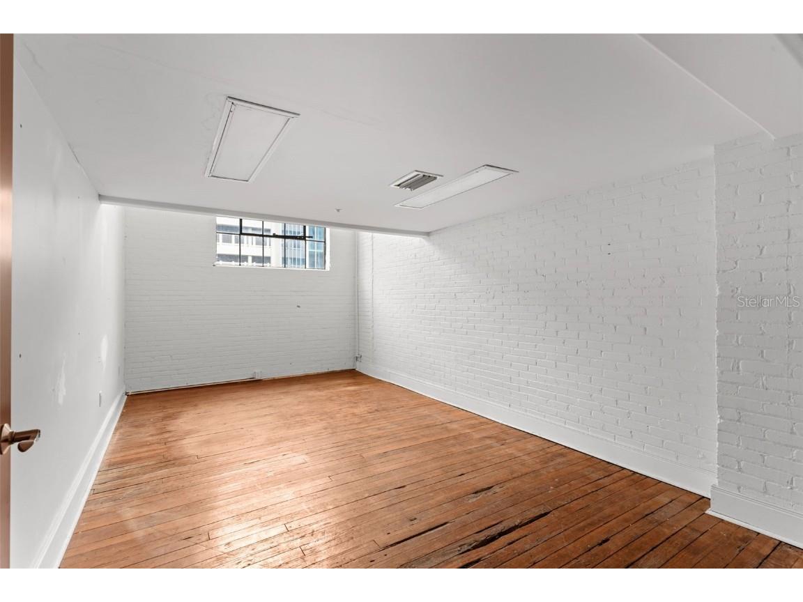 1121 E Twiggs Street Tampa FL 33602 TB8310023 image54