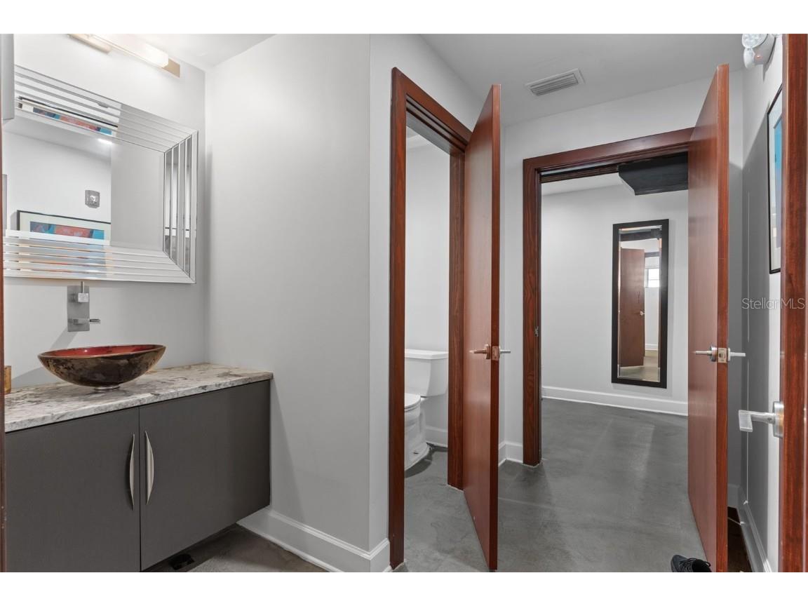 1121 E Twiggs Street Tampa FL 33602 TB8310023 image70