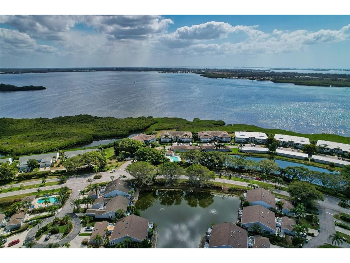 1121 Edgewater Circle #1121 Bradenton FL 34209 A4526533 image1