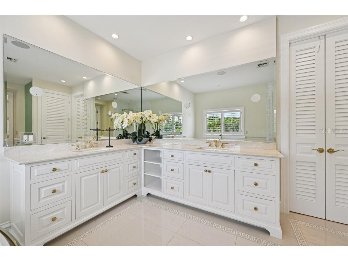 1121 Morningside Place Sarasota FL 34236 A4674983 image54