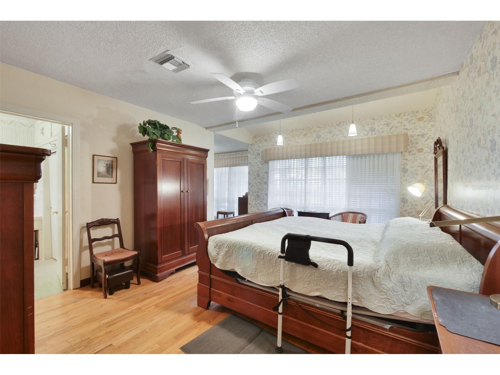 1121 Shorewood Drive Orlando FL 32806 O6423559 image24