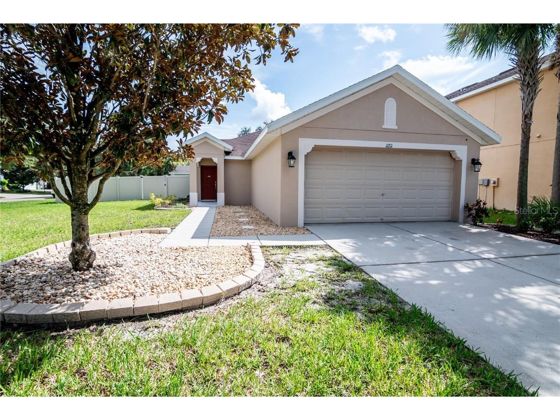 11211 Wembley Landing Drive Lithia FL 33547 T3545809 image1