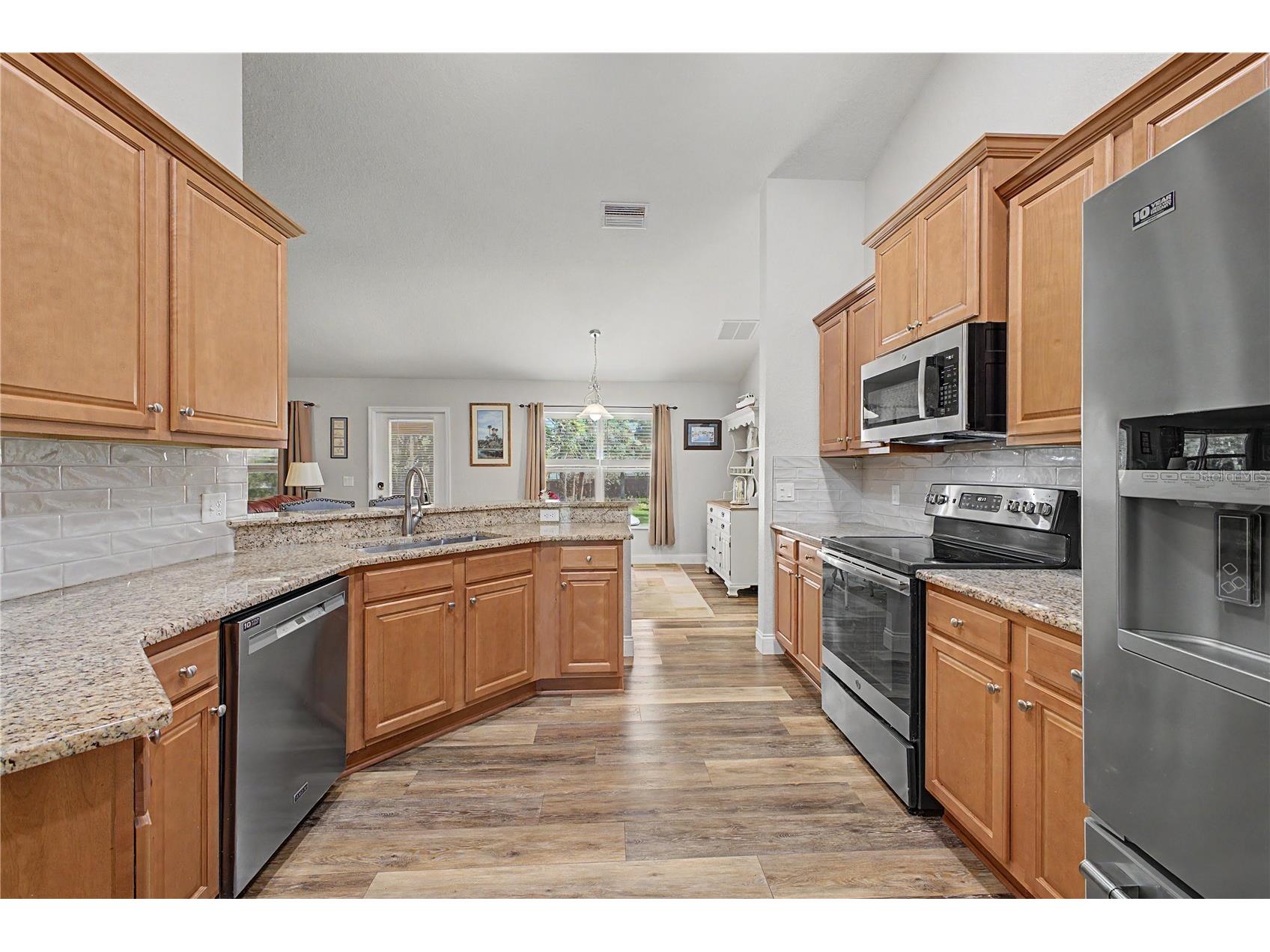 11213 Flock Avenue Weeki Wachee FL 34613 W7885883 image11