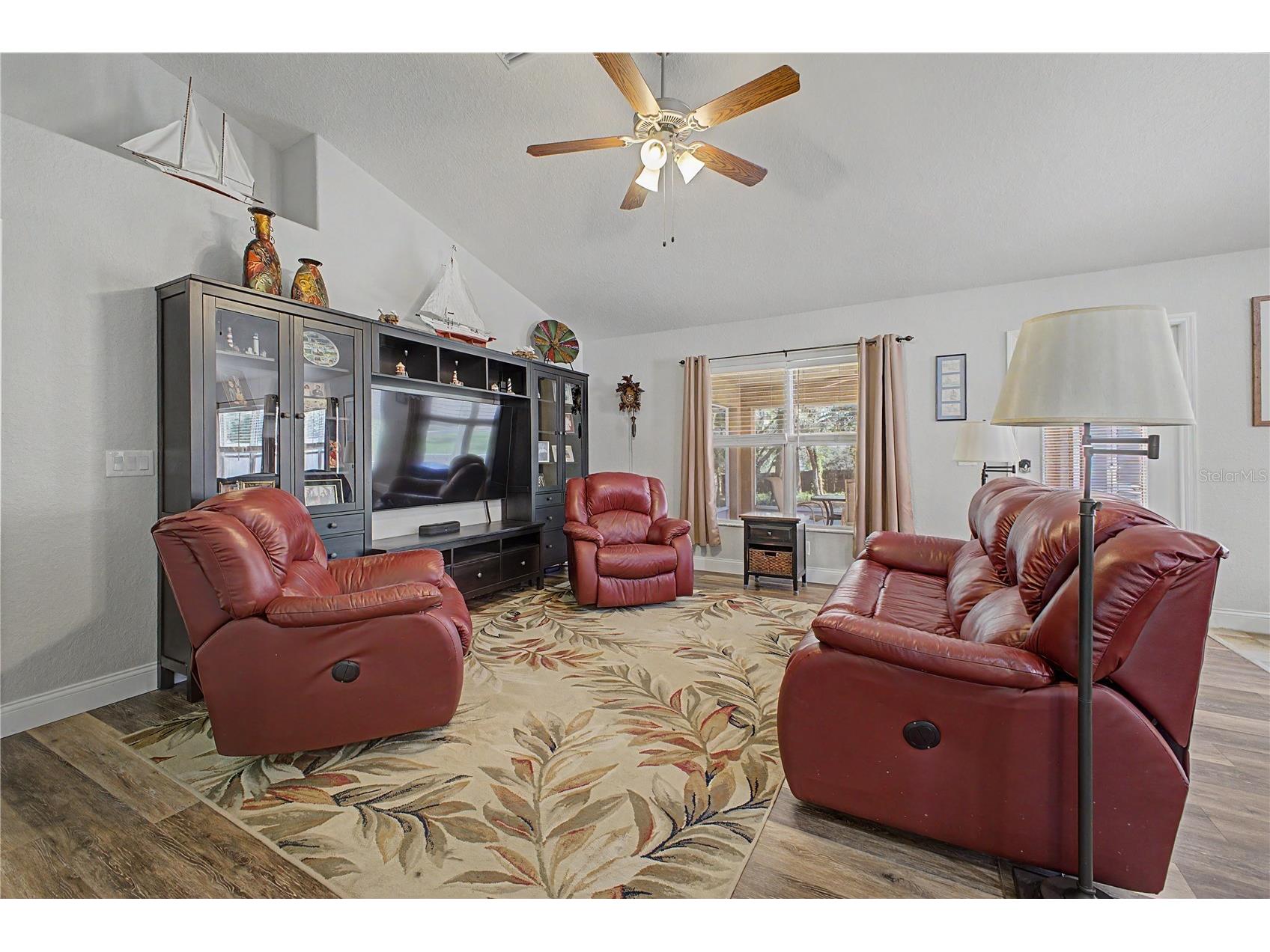 11213 Flock Avenue Weeki Wachee FL 34613 W7885883 image14