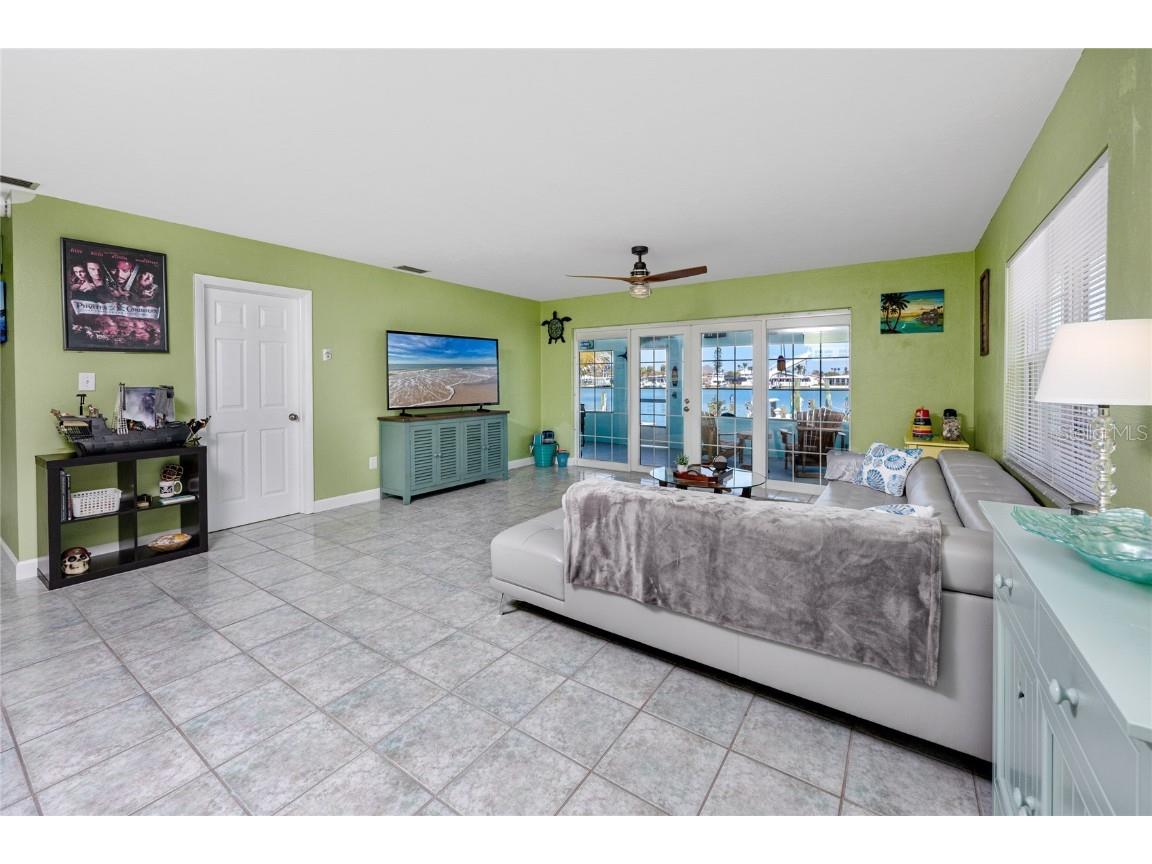 11215 3rd Street E #1 Treasure Island FL 33706 TB8382571 image4