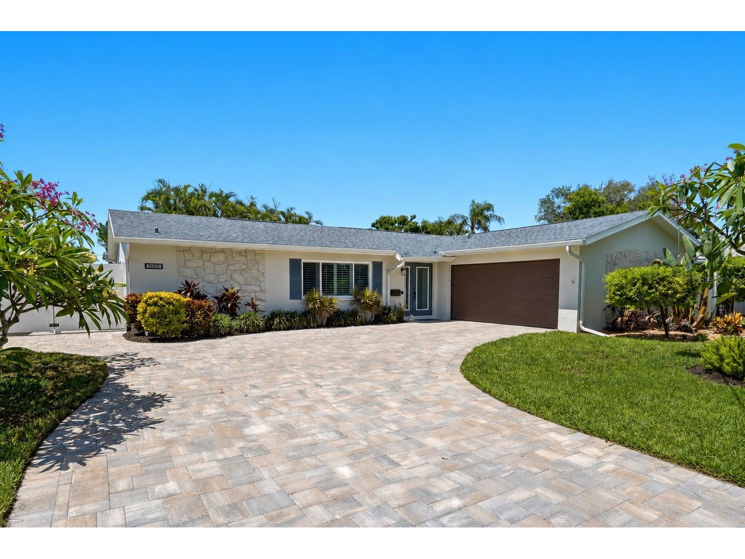 1122 45th Avenue NE Saint Petersburg FL 33703 TB8527187 image1